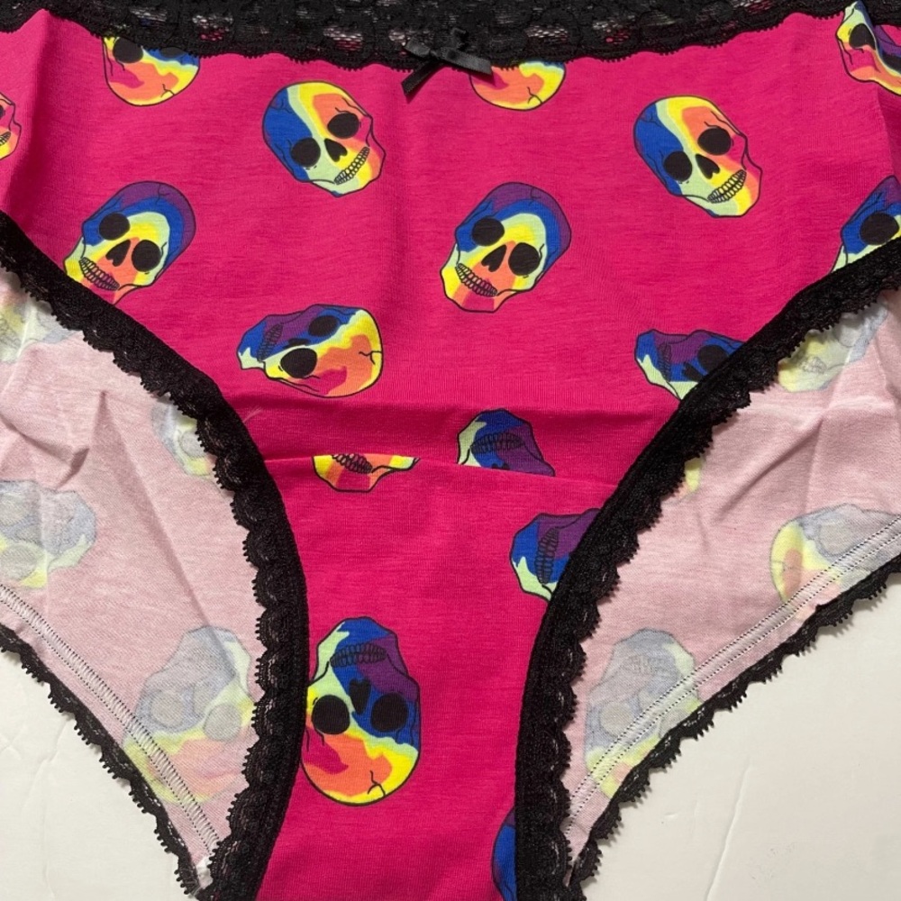 Torrid Pink Skull Print size 3 (22/24)